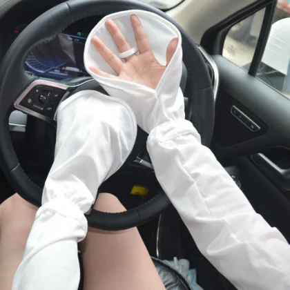 White finger-loop sun protection arm sleeves